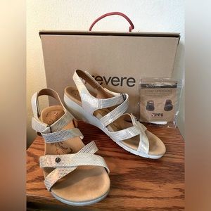 Revere Casablanca Fully Adjustable Sandals in Metallic Interest - EUC With Box!